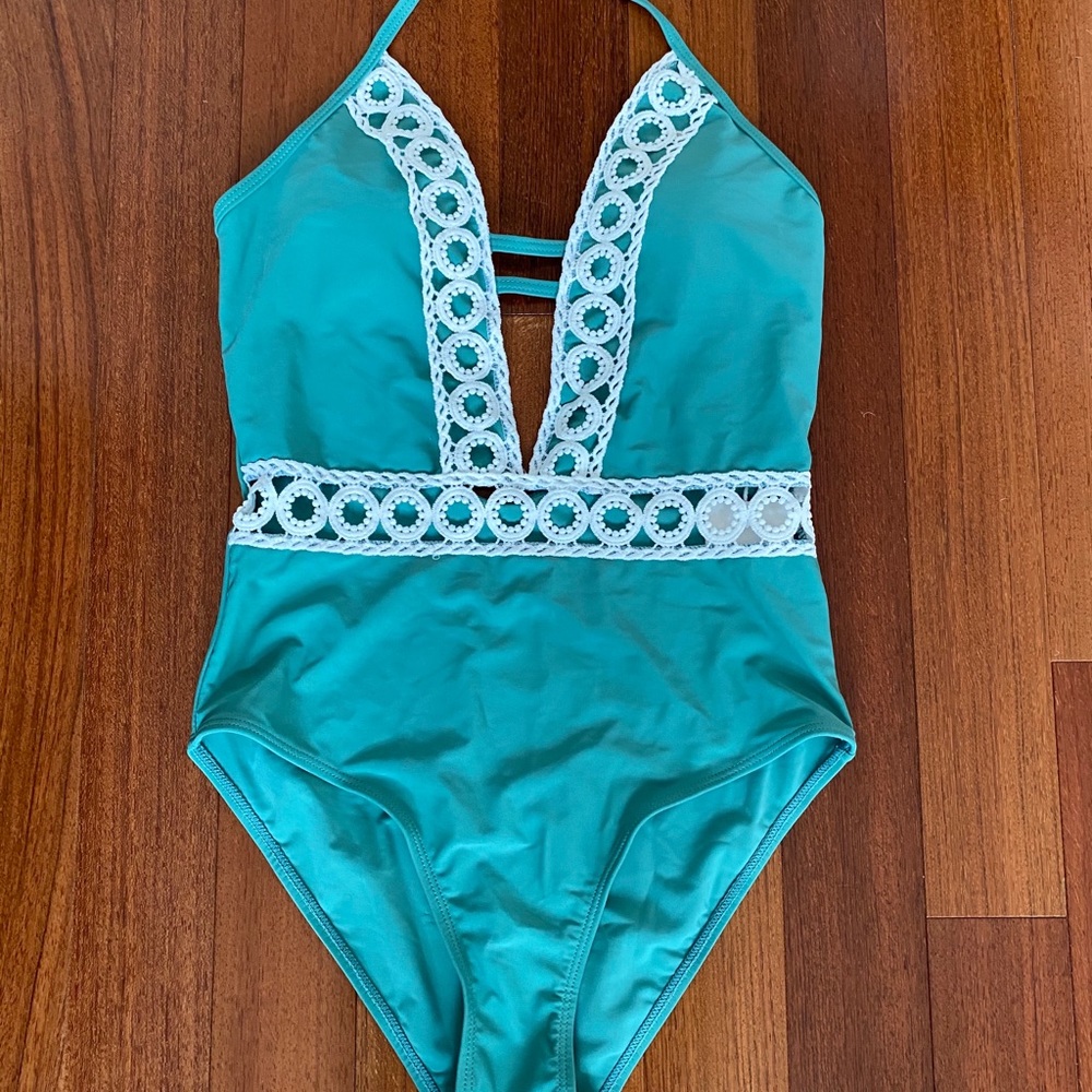 CUPSHE Green One Piece Suit Size Small